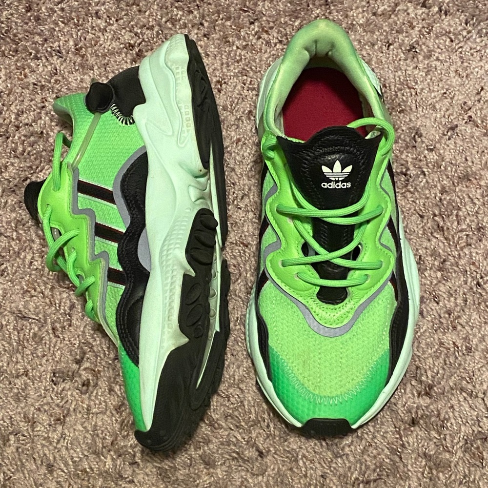 adidas Ozweego Neon Green | size 6M (8W)